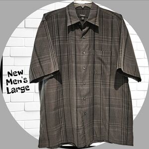 NWOT Mens Dark Charcoal Gray Button Down Short Sleeve Shirt, 1 Chest Pocket